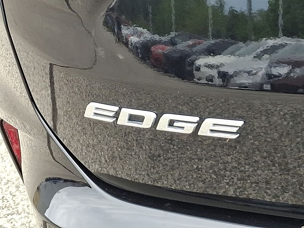 Thumbnail: 2019 Ford Edge - 32