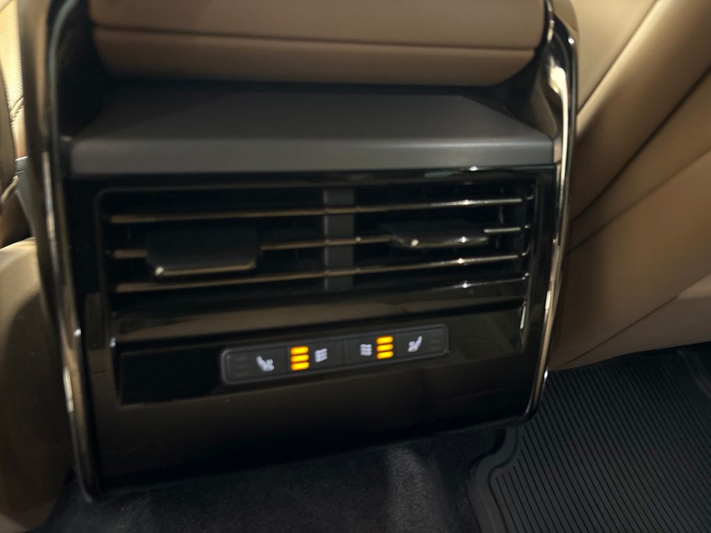 Thumbnail: 2025 Land Rover Range Rover Sport - 30