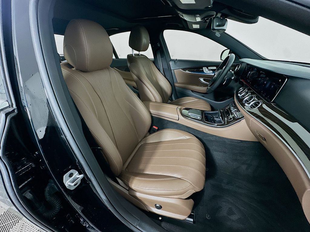 Thumbnail: 2021 Mercedes-Benz E-Class - 29