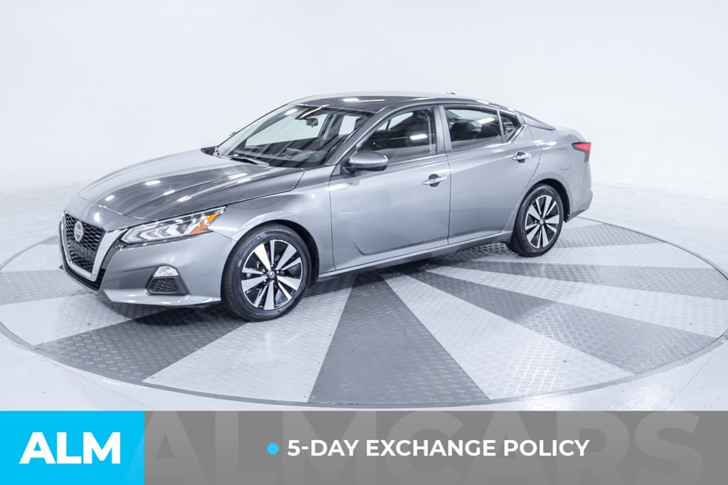 Used 2022 Nissan Altima SV with VIN 1N4BL4DV9NN388701 for sale in Union City, GA