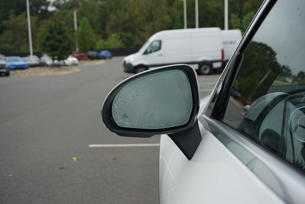 Thumbnail: 2026 Mercedes-Benz GLC - 13