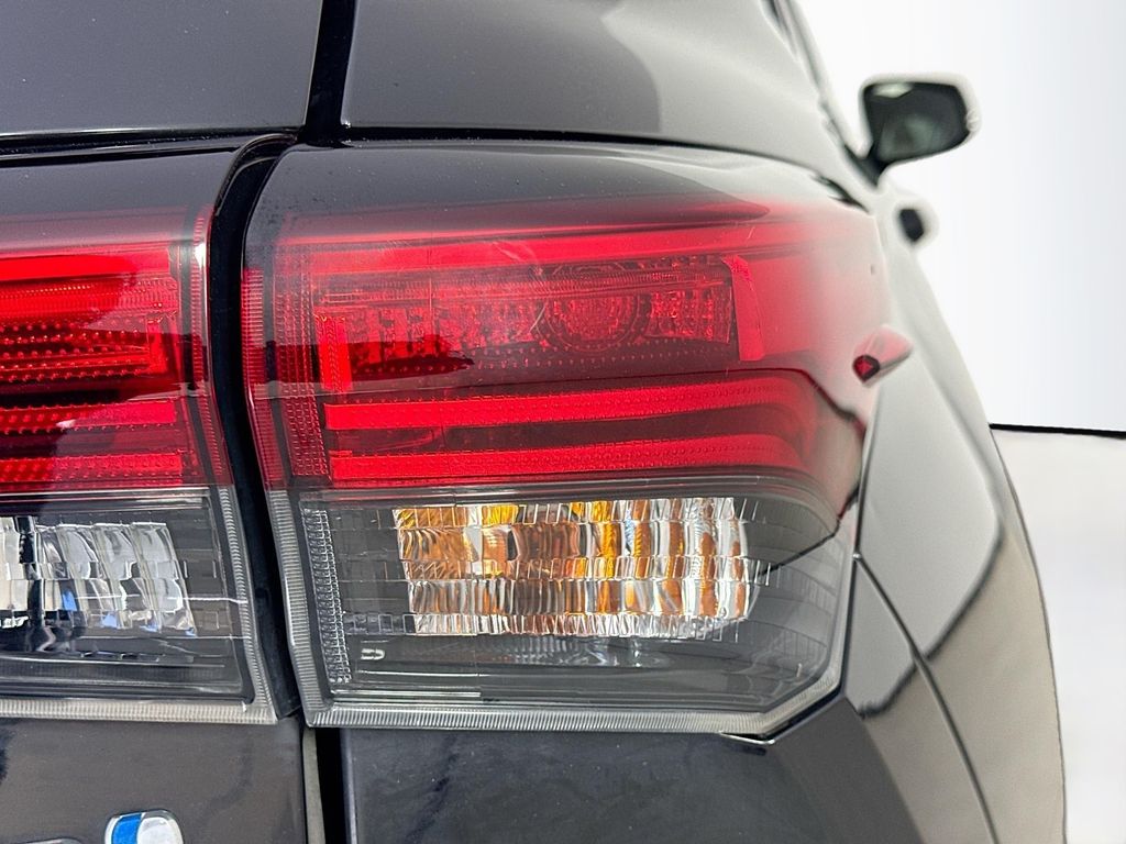 Used Car 2022 Toyota Highlander Hybrid  Limited For Sale Under $40,000 In Austin, Texas