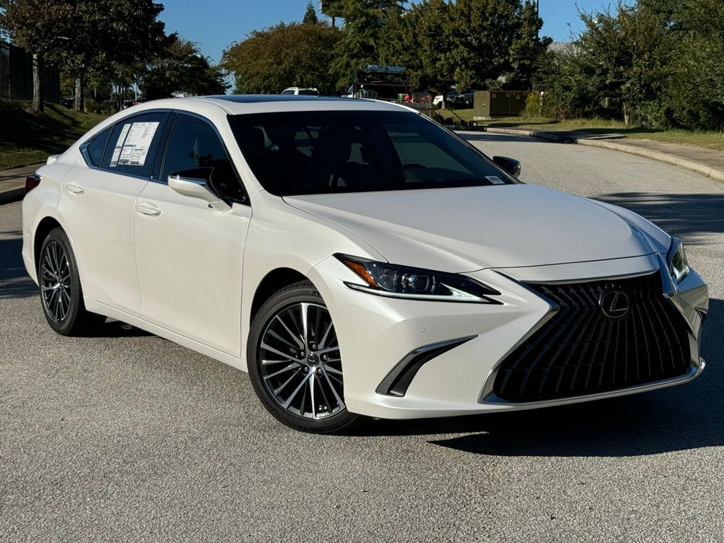 2025 Lexus ES 300h 2