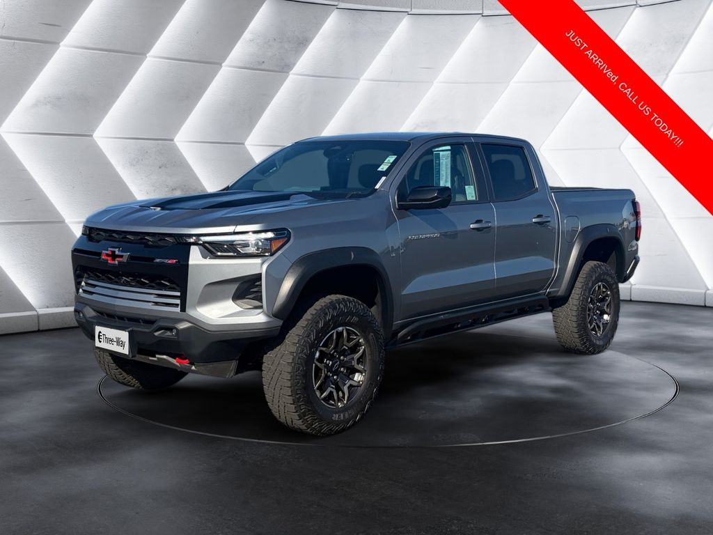 Sterling Gray Metallic 2023 Chevrolet Colorado Pickup Truck Four-Wheel Drive 8-Speed Automatic
