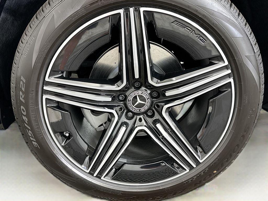 Thumbnail: 2026 Mercedes-Benz GLE - 30