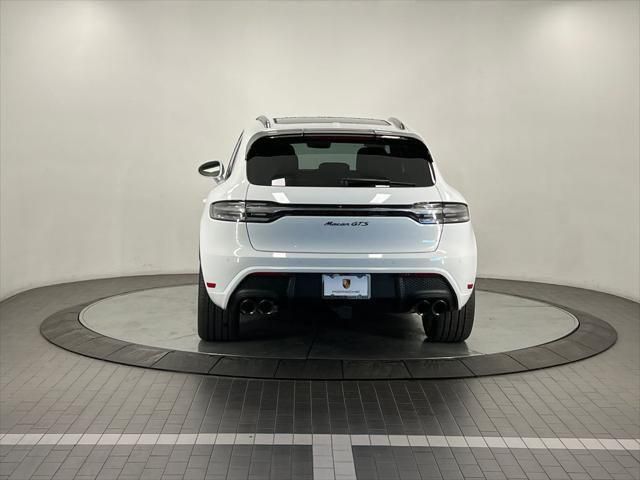 Thumbnail: 2026 Porsche Macan - 2