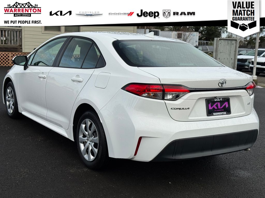 2024 Toyota Corolla LE photo 3