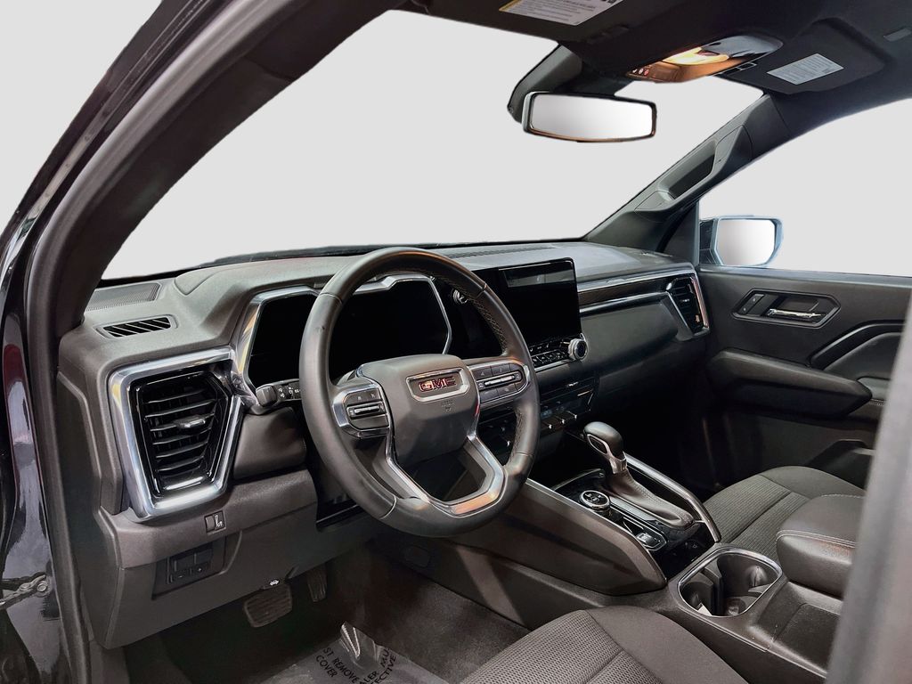 Used 2024 Onyx Black GMC Elevation image 9