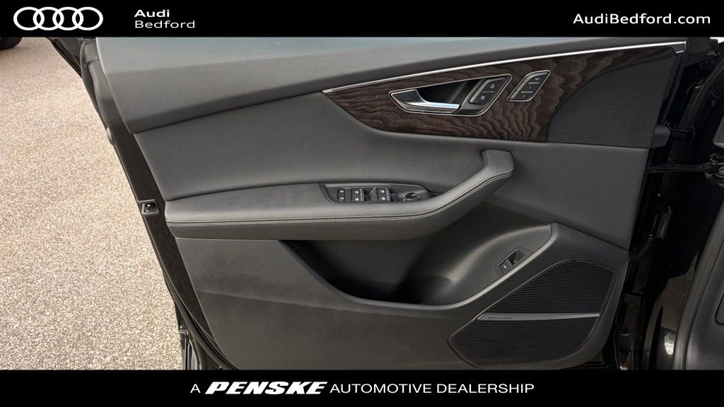 Thumbnail: 2023 Audi Q8 - 12