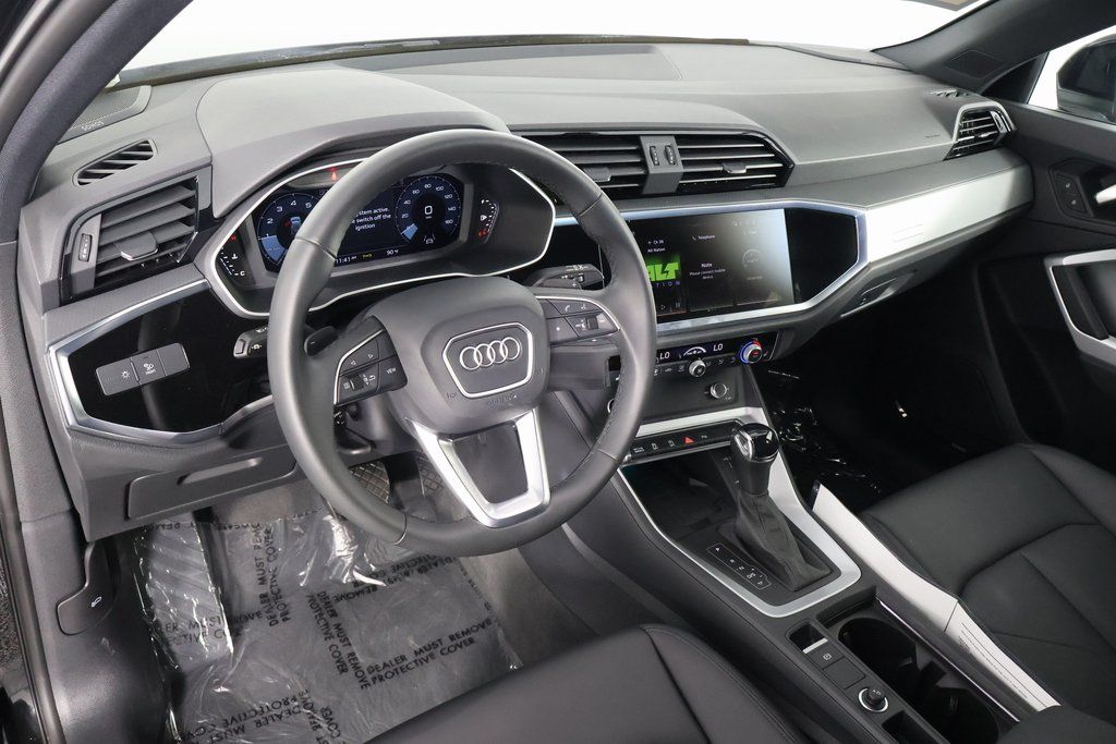 Thumbnail: 2025 Audi Q3 - 7
