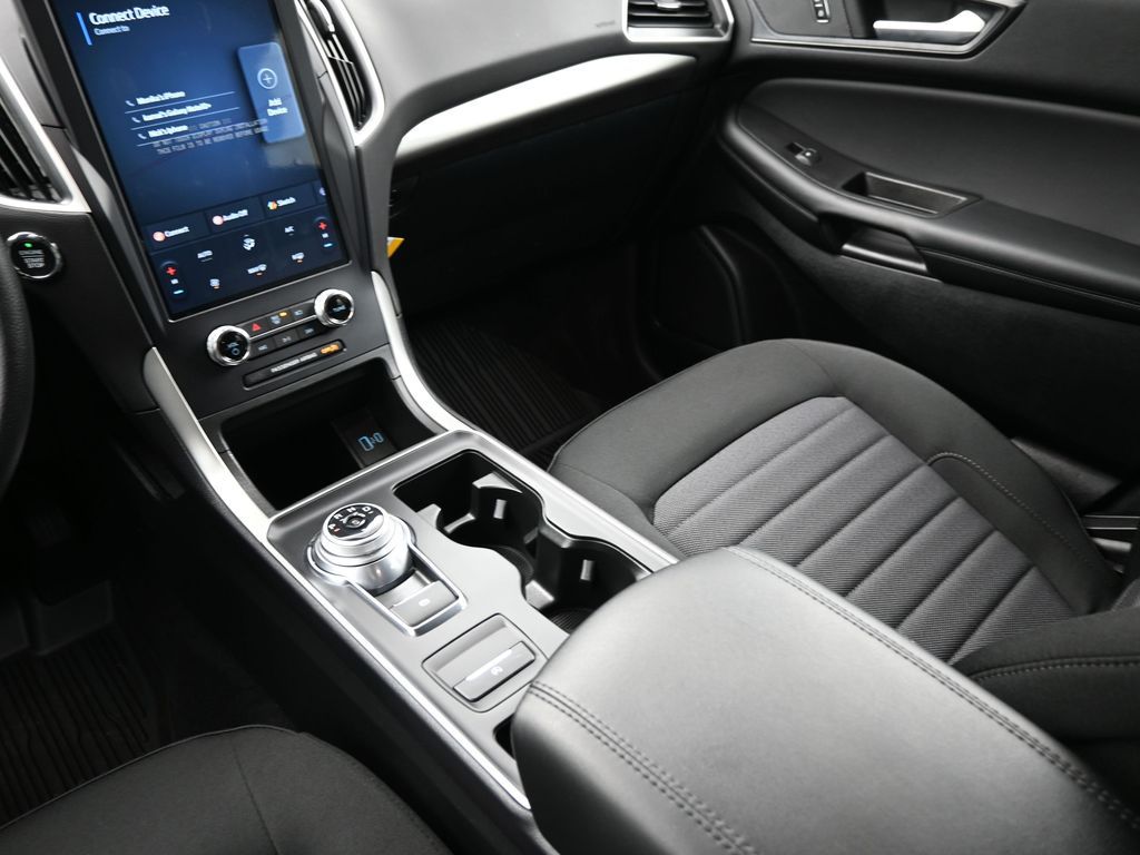 2023 Ford Edge SE