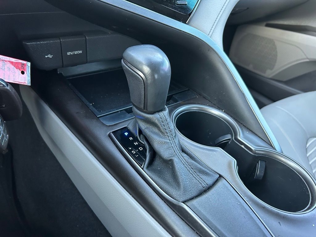 2021 Toyota Camry SE 27