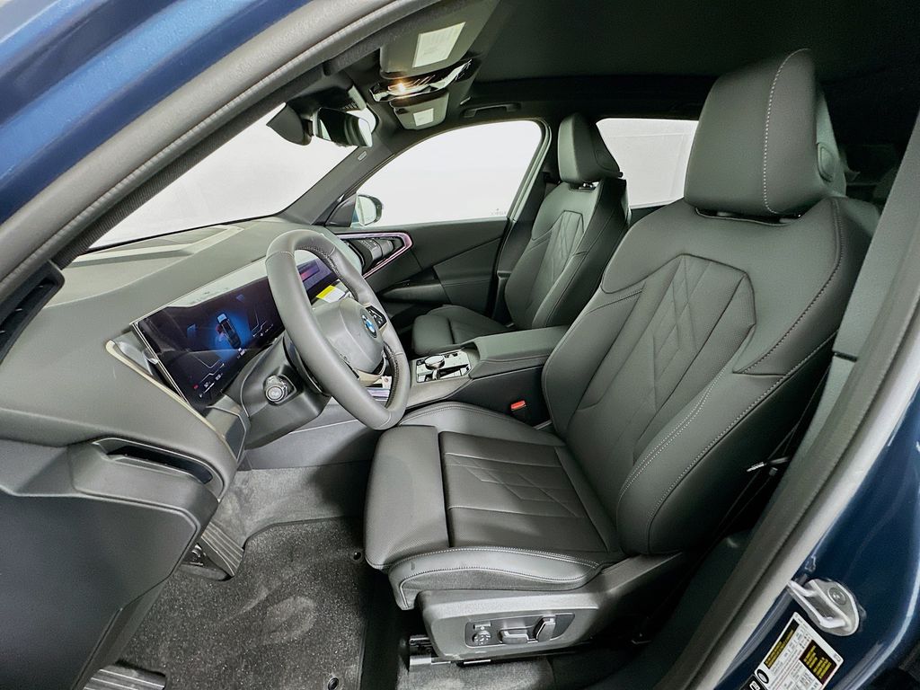 Thumbnail: 2025 BMW X3 - 16