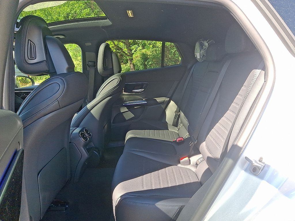 Thumbnail: 2025 Mercedes-Benz GLC - 7