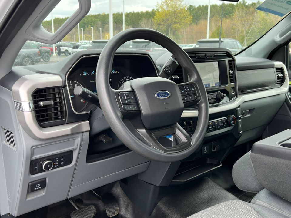 View vehicle photo 3