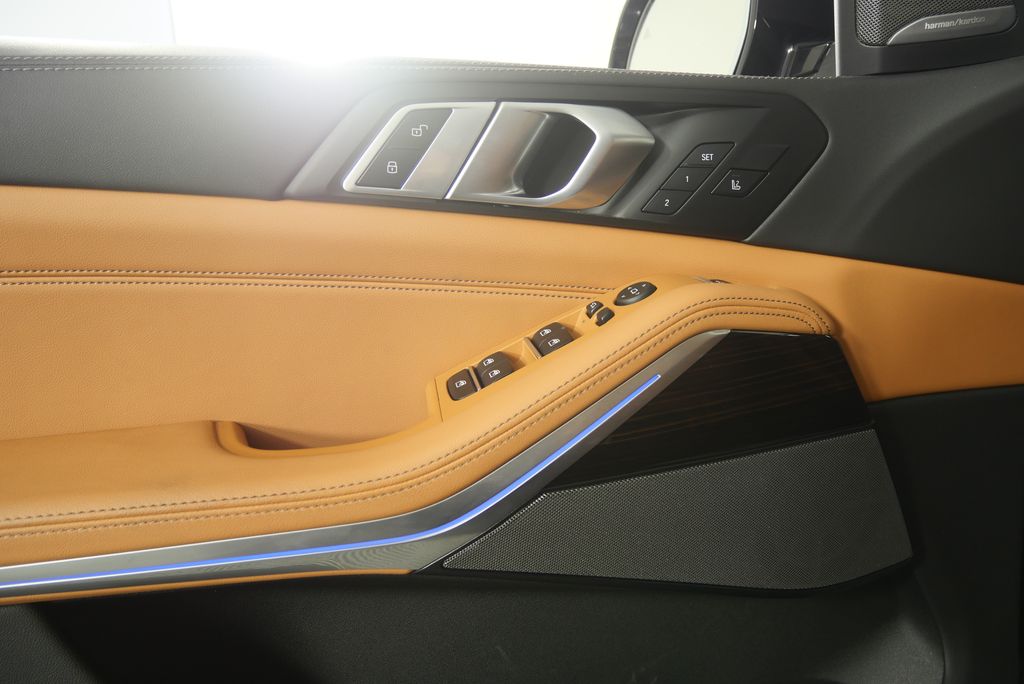 Thumbnail: 2026 BMW X5 - 8