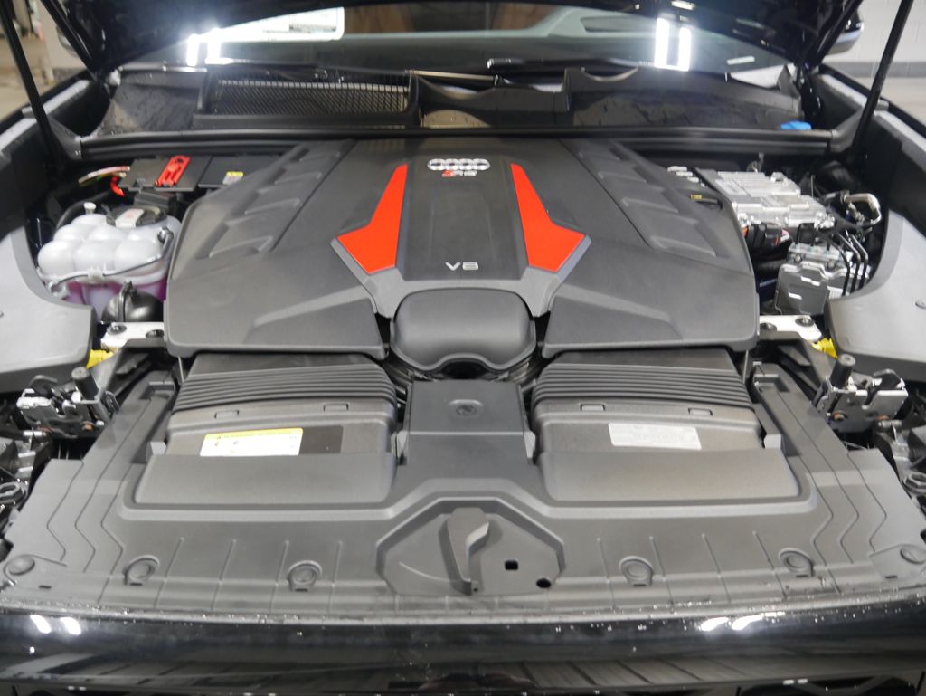 Thumbnail: 2026 Audi RS Q8 - 10