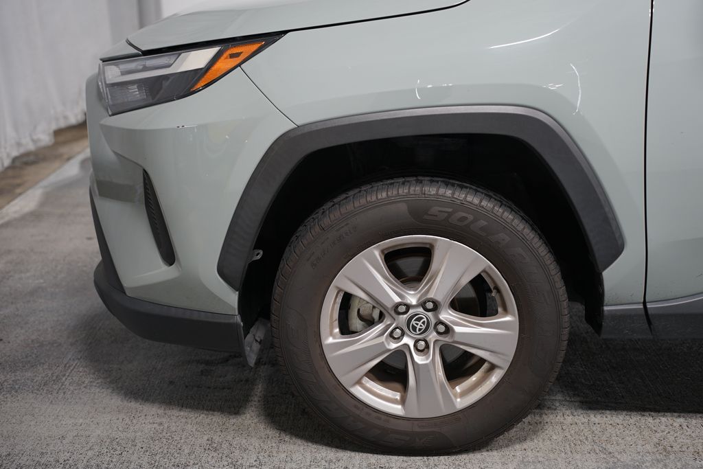 2023 Toyota RAV4 XLE 5