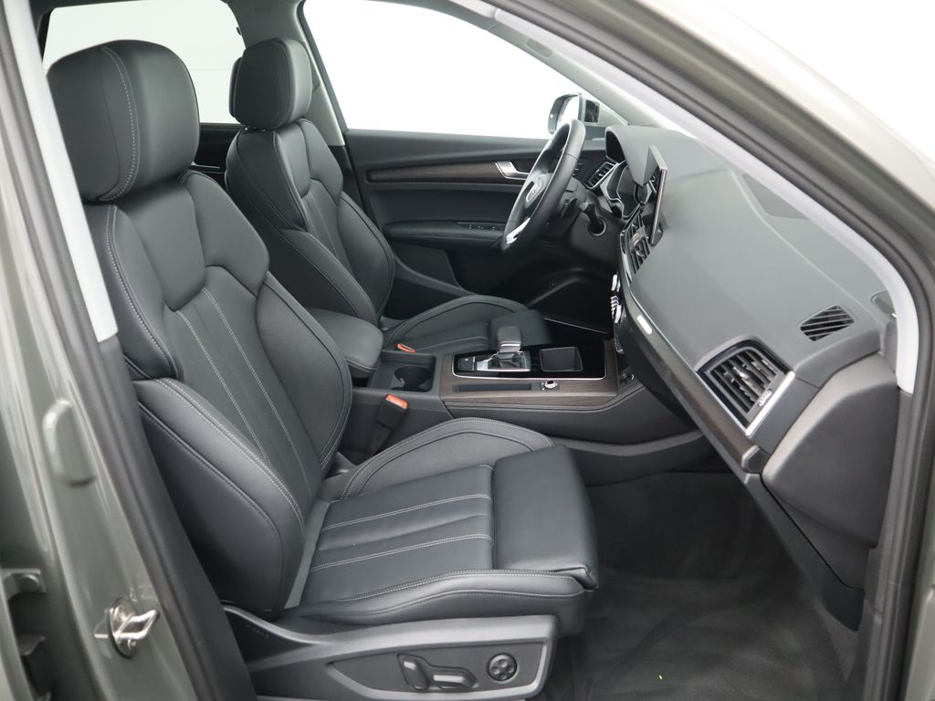 Thumbnail: 2025 Audi Q5 - 21