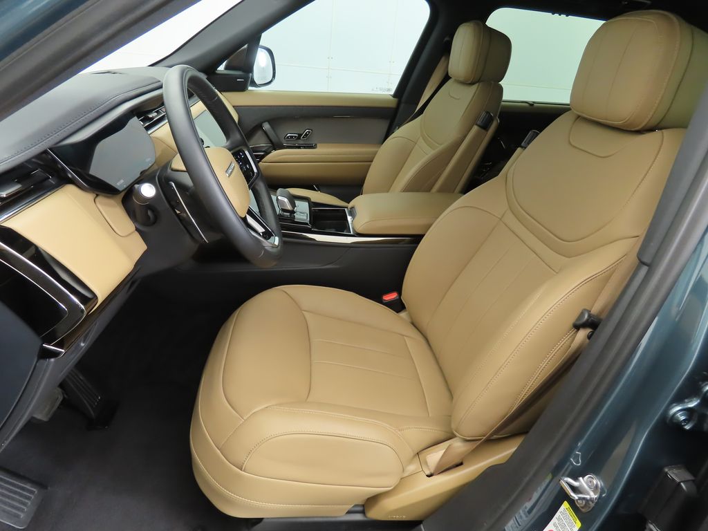 Thumbnail: 2025 Land Rover Range Rover Sport - 19