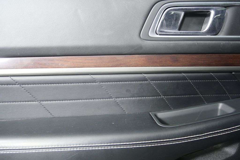 Thumbnail: 2017 Ford Explorer - 14