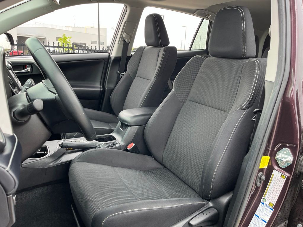 Thumbnail: 2018 Toyota RAV4 - 14