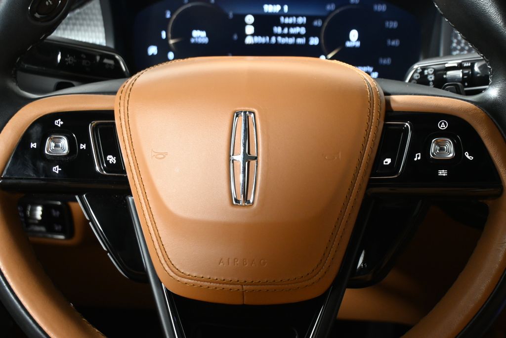 Thumbnail: 2023 Lincoln Aviator - 19