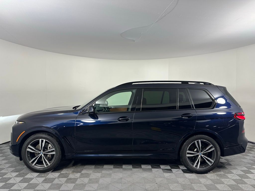 Thumbnail: 2023 BMW X7 - 8
