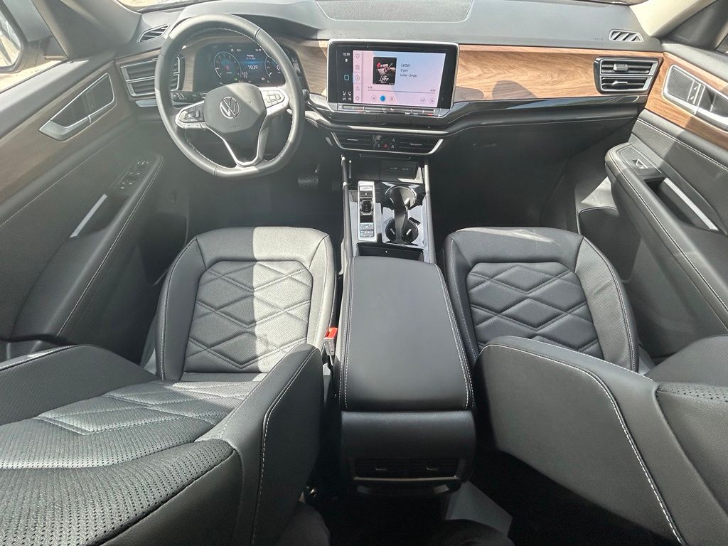 New 2026 Silver Mist Metallic Volkswagen 2.0T SE w/Technology image 9