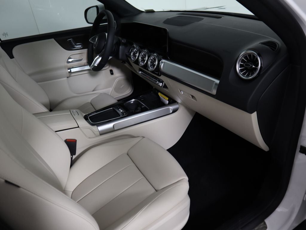 Thumbnail: 2026 Mercedes-Benz GLB - 17