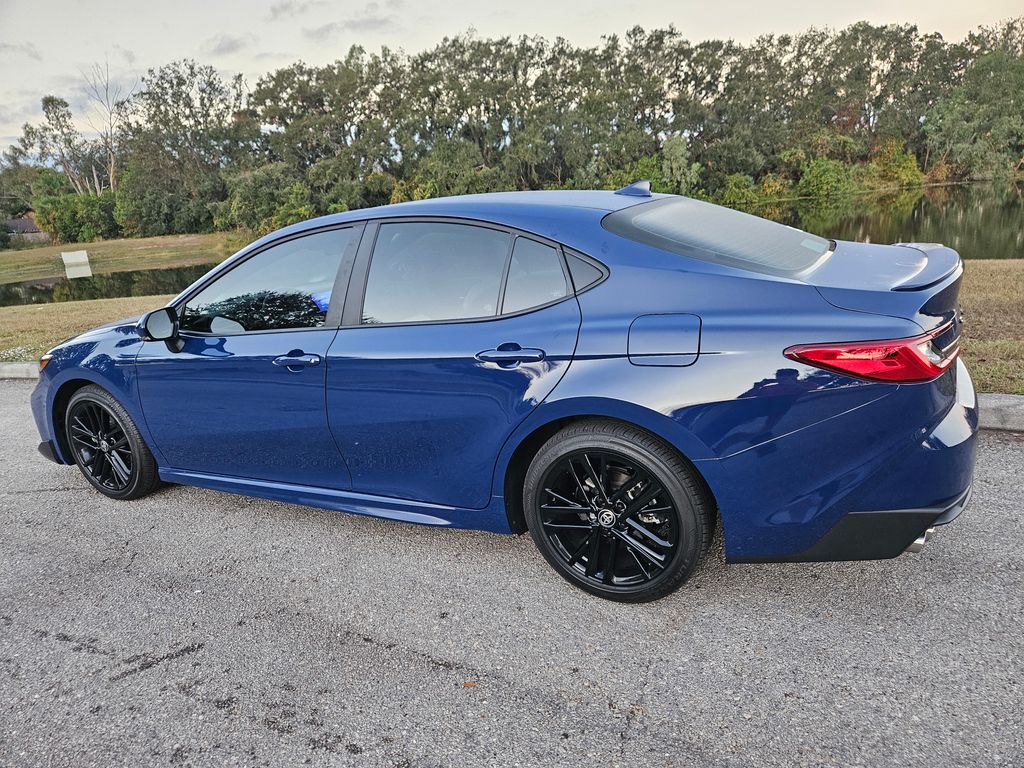 2025 Toyota Camry SE 3