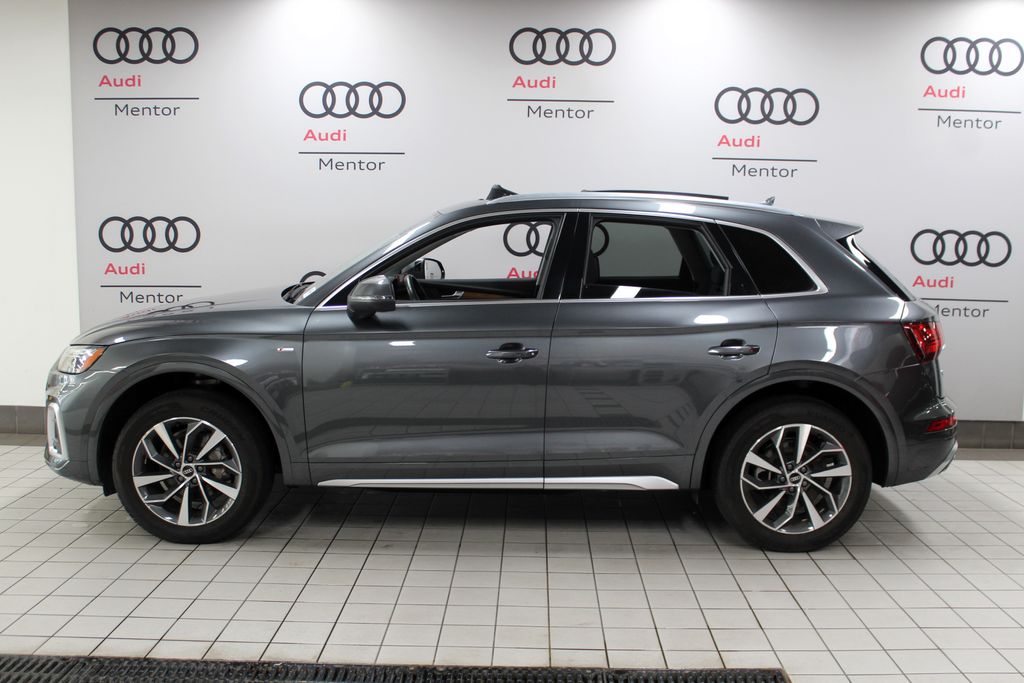 Thumbnail: 2022 Audi Q5 - 3