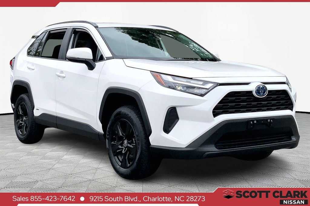 2024 Toyota RAV4 Hybrid XLE