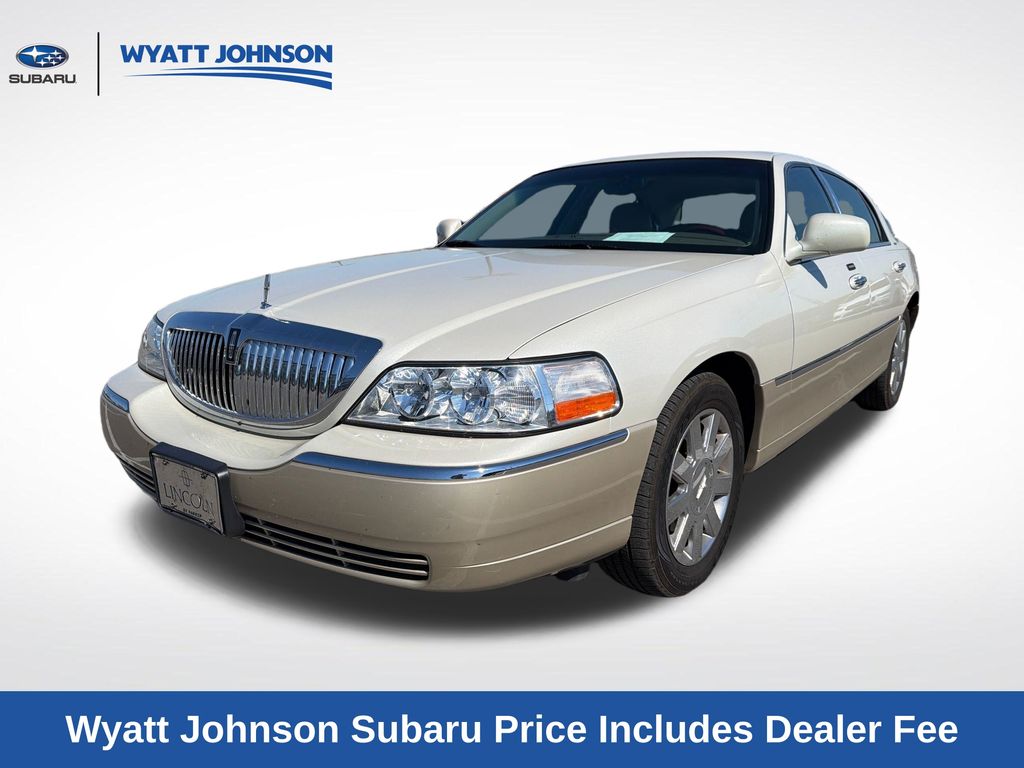 2005 Lincoln Town Car Signature Limited