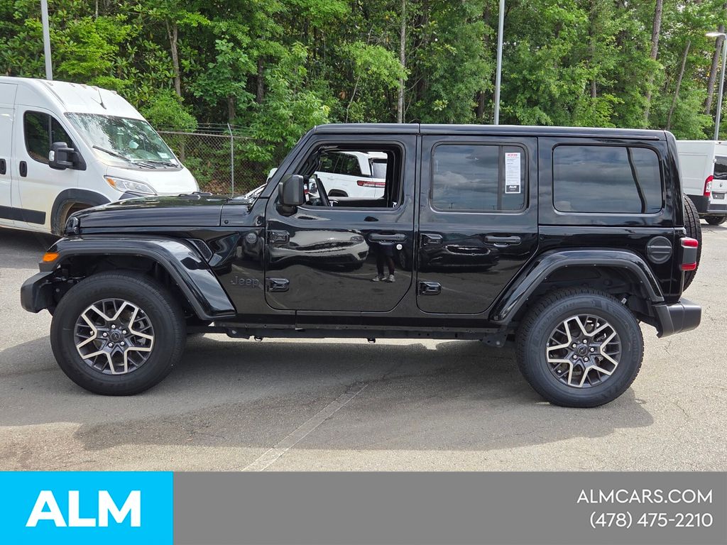 Used 2025 Black Jeep Sahara image 5