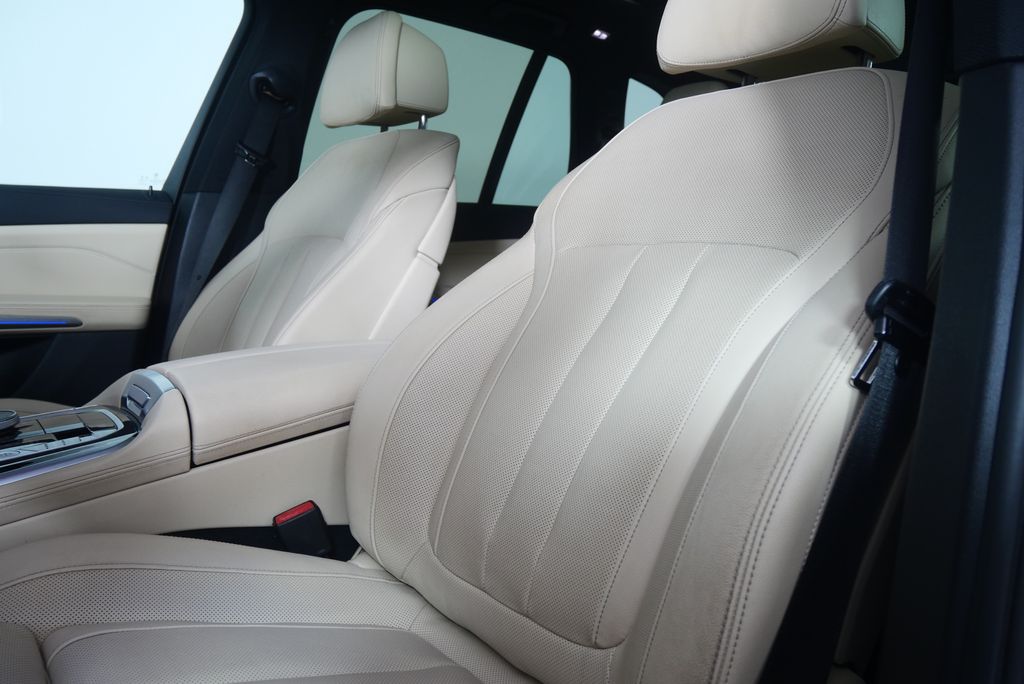 Thumbnail: 2021 BMW X5 - 10