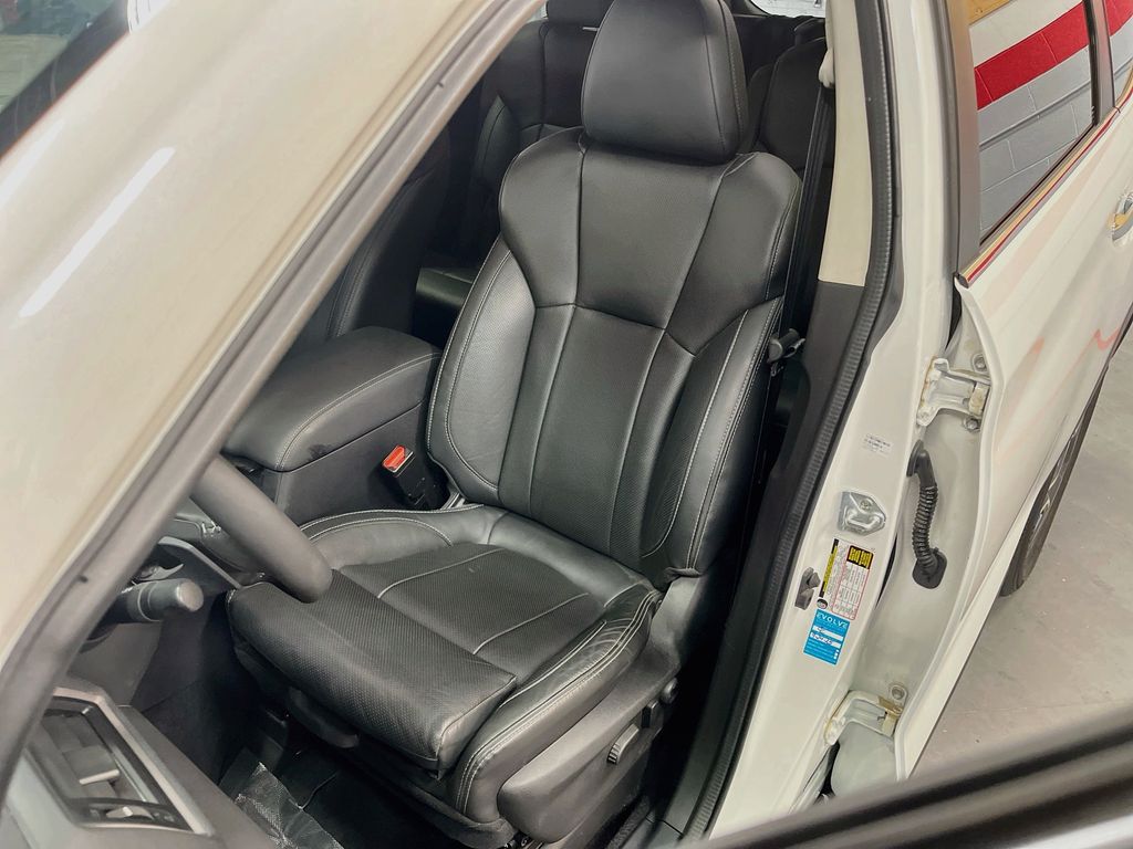 Used 2025 Crystal White Pearl Subaru Touring image 20