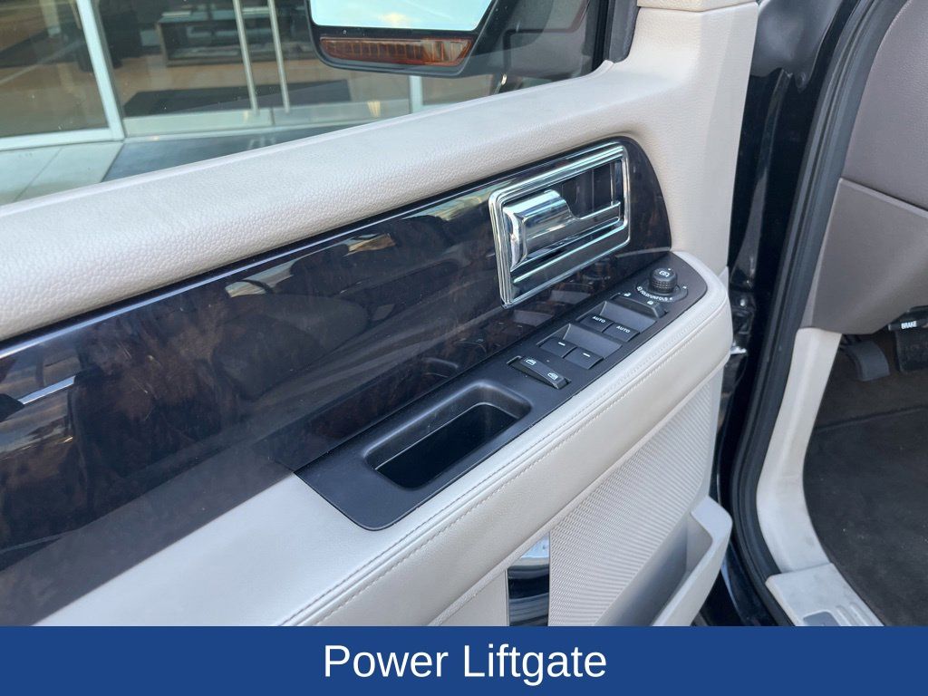 2017 Lincoln Navigator Select