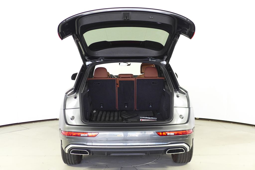 Thumbnail: 2022 Audi Q5 - 10