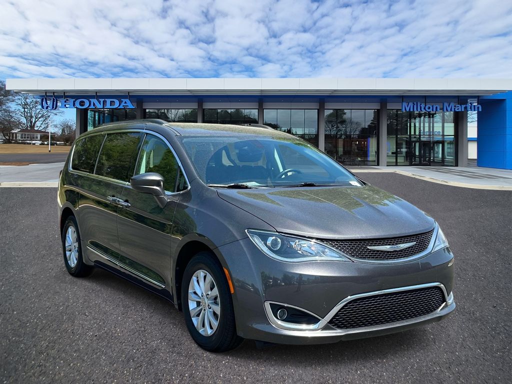2017 Chrysler Pacifica Touring L FWD