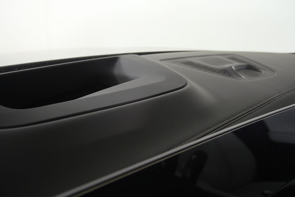 Thumbnail: 2027 BMW X6 - 18