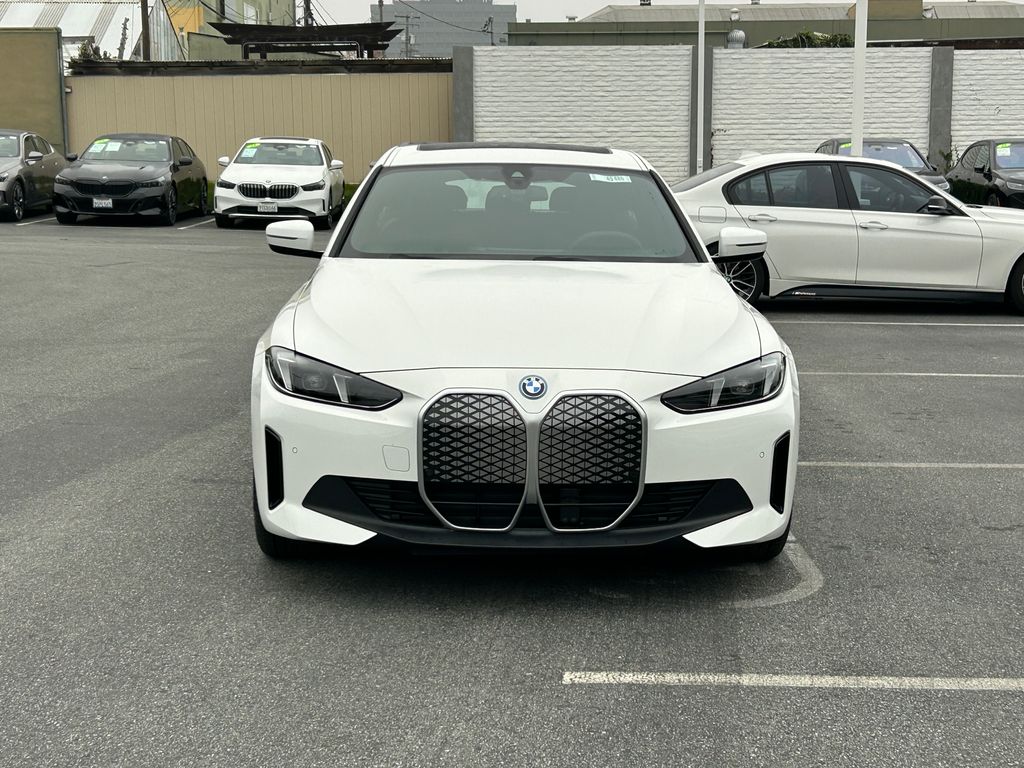 Thumbnail: 2025 BMW i4 - 8