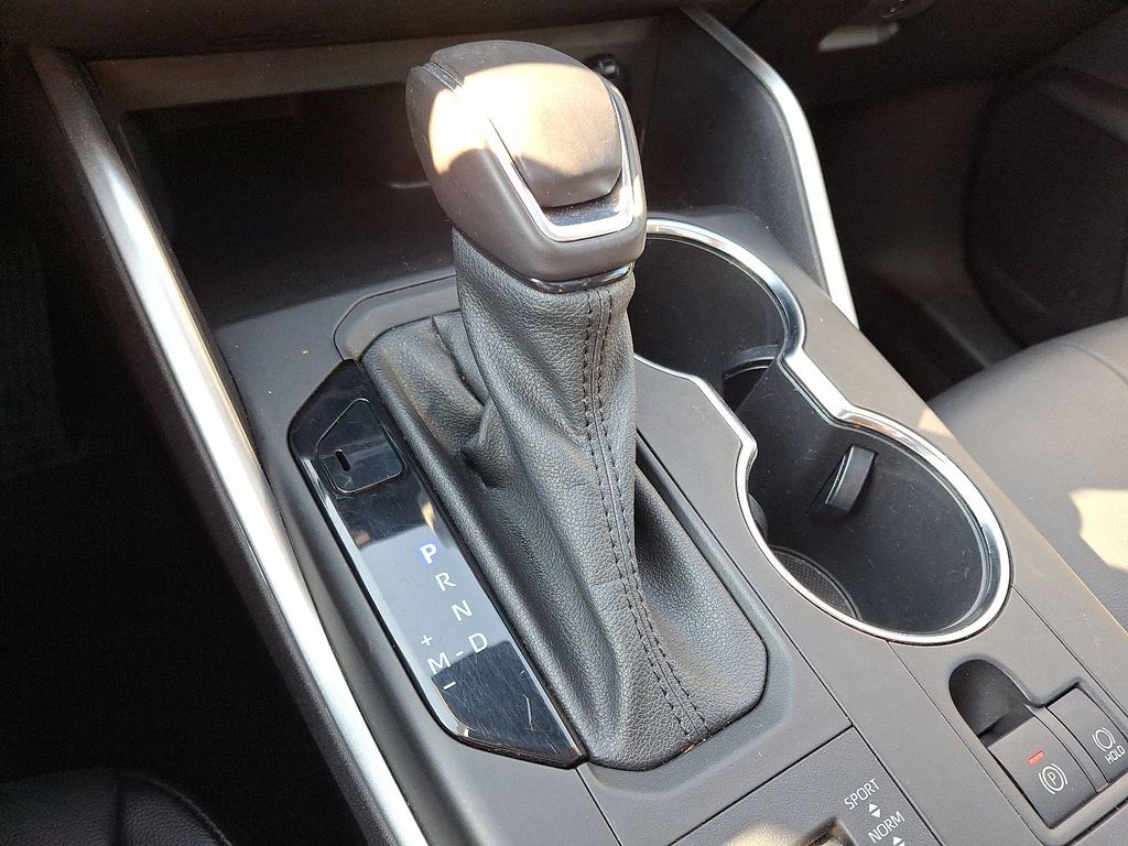 Thumbnail: 2021 Toyota Highlander - 15