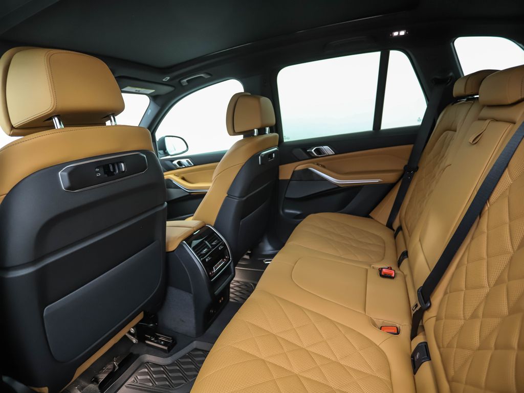 Thumbnail: 2026 BMW X5 - 21