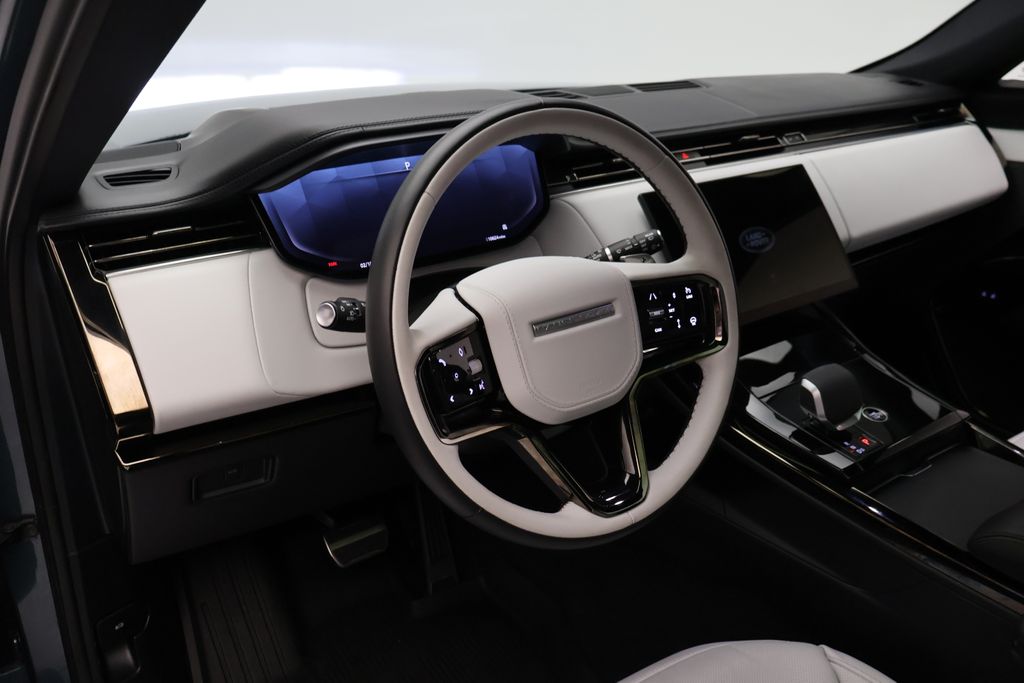 Thumbnail: 2025 Land Rover Range Rover Sport - 15