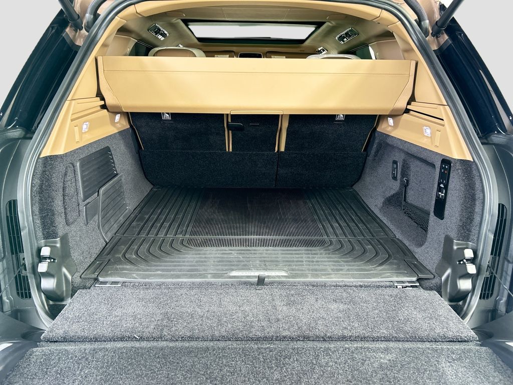 Thumbnail: 2023 Land Rover Range Rover - 27