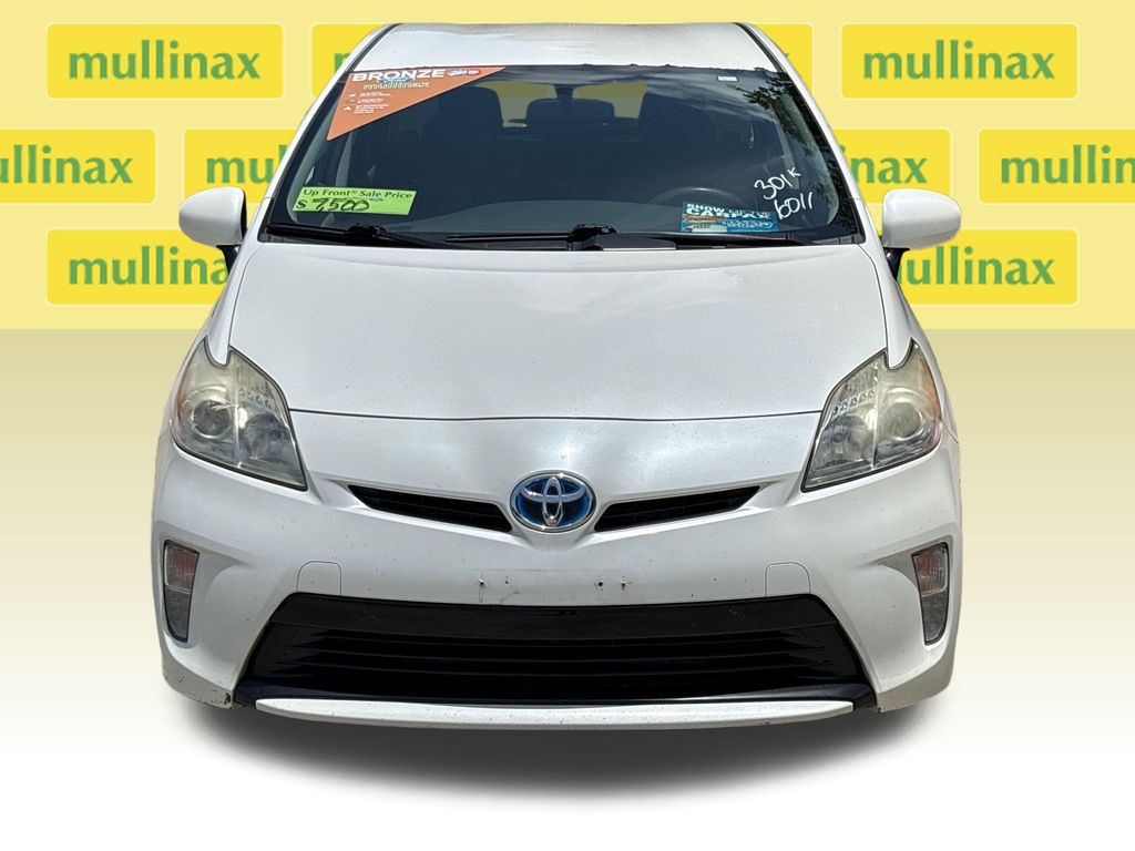 Used 2014 White Toyota Two image 15
