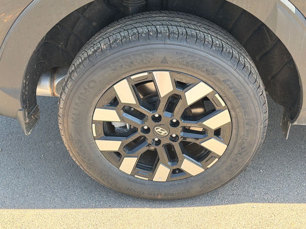 New 2026 Black HYUNDAI SEL image 18