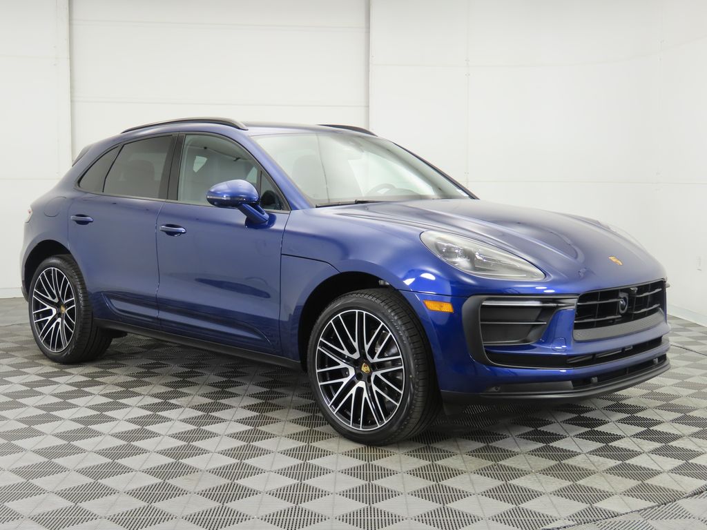 Thumbnail: 2025 Porsche Macan - 9