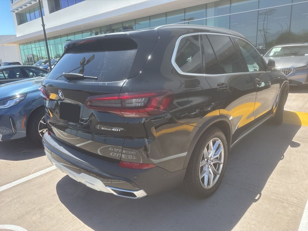 Thumbnail: 2022 BMW X5 - 3